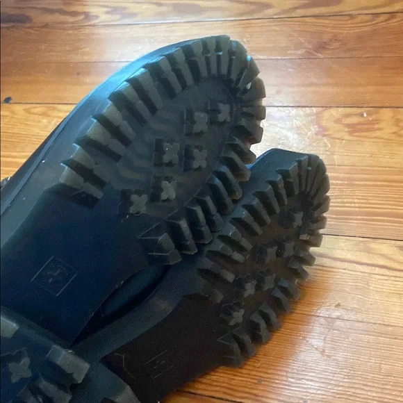 Black Leather Lace-Up Doc Martens Boots - Picture 4 of 4